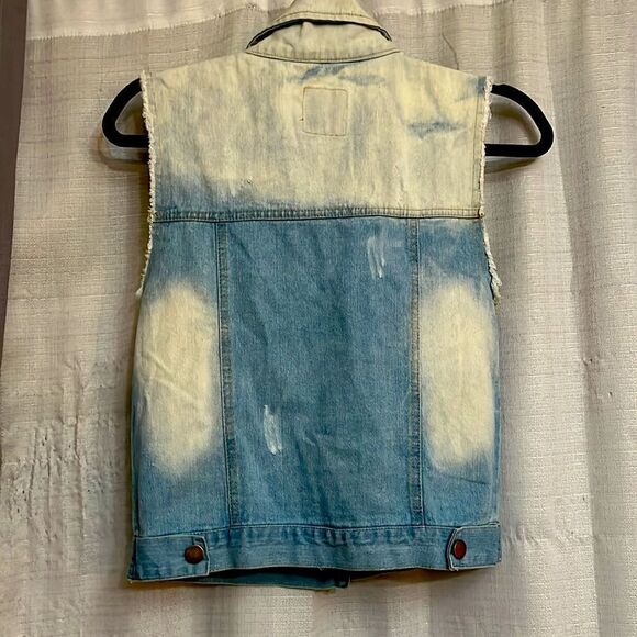 3. Red Tulips denim vest - Picture 3 of 3